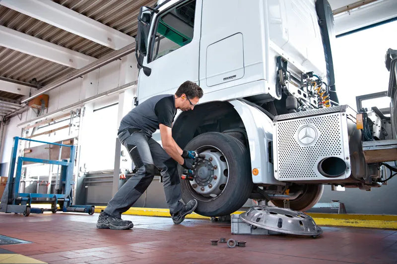 دريل فك وربط لقم شحن 18 فولت عزم 1050 نيوتن 3/4 بوصة + 2 بطارية من بوش – موديل GDS 18V-1050 H – كود 06019J8522